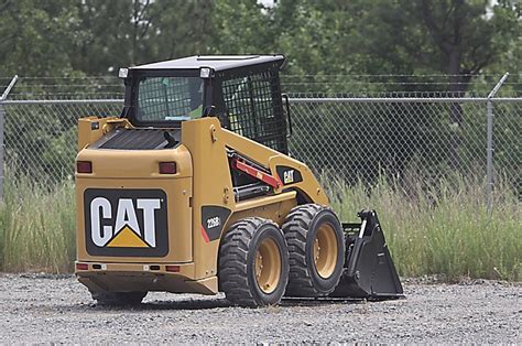 caterpillar 226 oil capacity